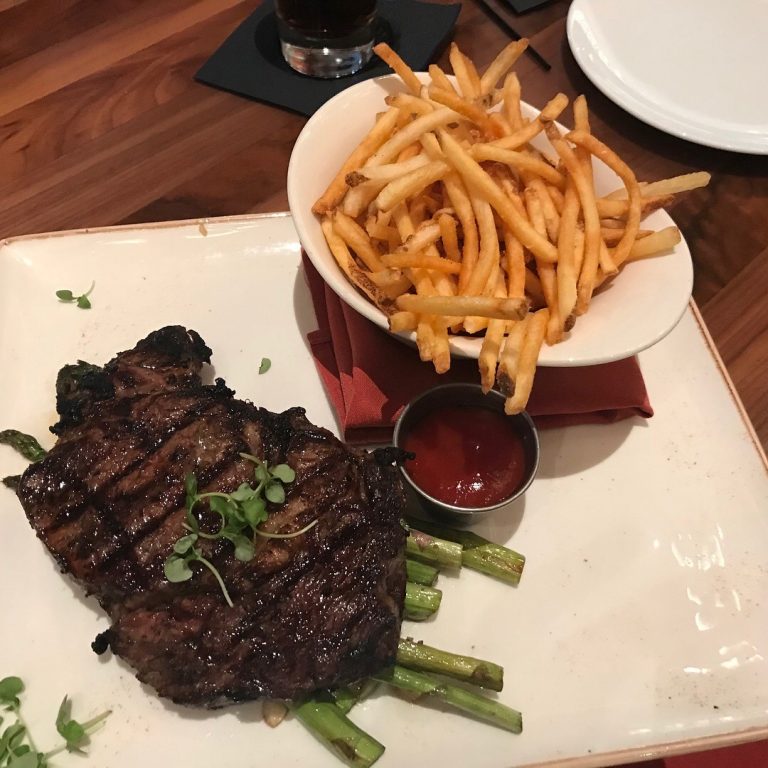 Robert Irvine's Public House Restaurant in Las Vegas | Mackintosh Travels™