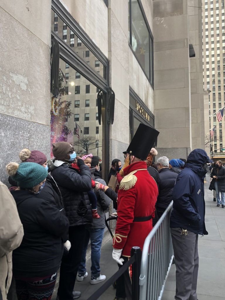 long line at FAO Schwartz in NYC